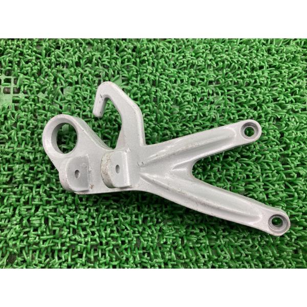 GT250R タンデムステップホルダー 右 ヒョースン(HYOSUNG) 純正 中古 GT250コメ...