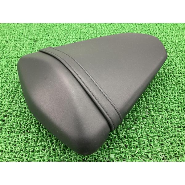 YZF-R25 タンデムシート 1WD ヤマハ 純正 中古 バイク 部品 美品 RG10J 破れ無し...