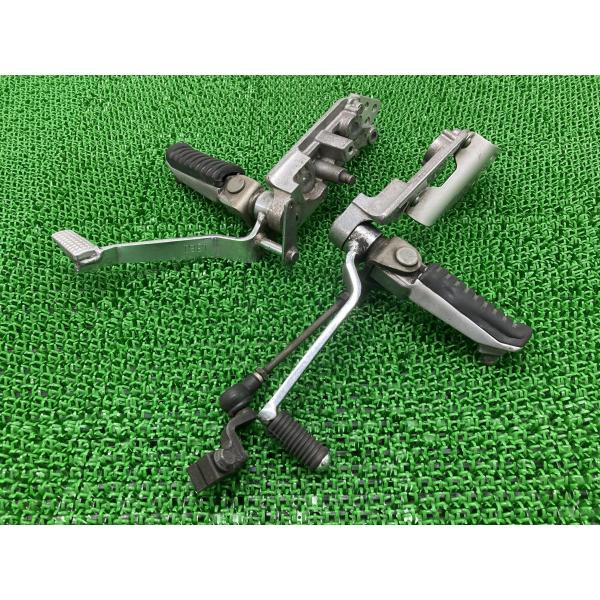 ZRX1200R ステップ 左右 35011-1819/35011-1820 カワサキ 純正 中古 ...