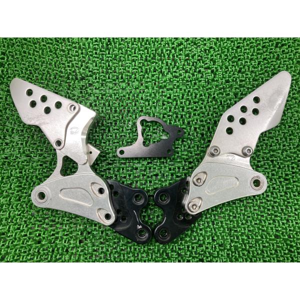 BEET製ZX-10R ステップ 左右 社外 中古 バイク 部品 ZXT00C ハイパーバンク コケ...