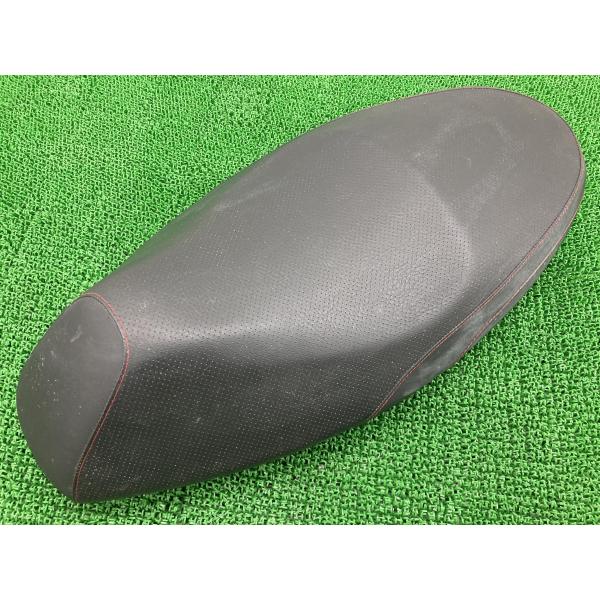 シグナスX125 シート ヤマハ 純正 中古 バイク 部品 SED8J 4型 破れ無し 品薄 希少品...