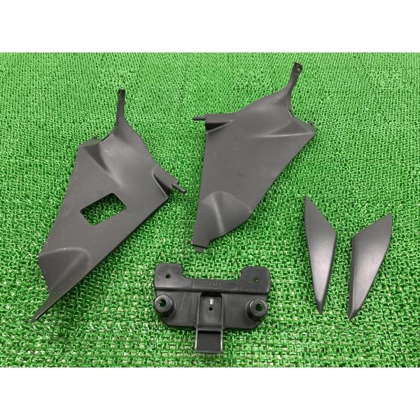 ZXMT製GSX-R1000 インナーパネル 社外 中古 バイク 部品 JS1B6121300103...