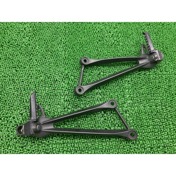 ZX-10R タンデムステップ 左右 0444/0445 カワサキ 純正 中古 バイク 部品 ZX1...