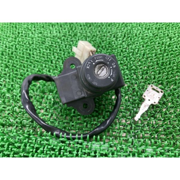 GPZ900R メインキーシリンダー カワサキ 純正 中古 バイク 部品 ZX900A 割れ欠け無し...