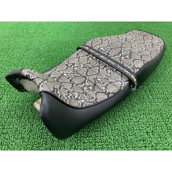 ZX-10 シート 53001-1545 カワサキ 純正 中古 バイク 部品 ZX1000B 蛇柄 ...