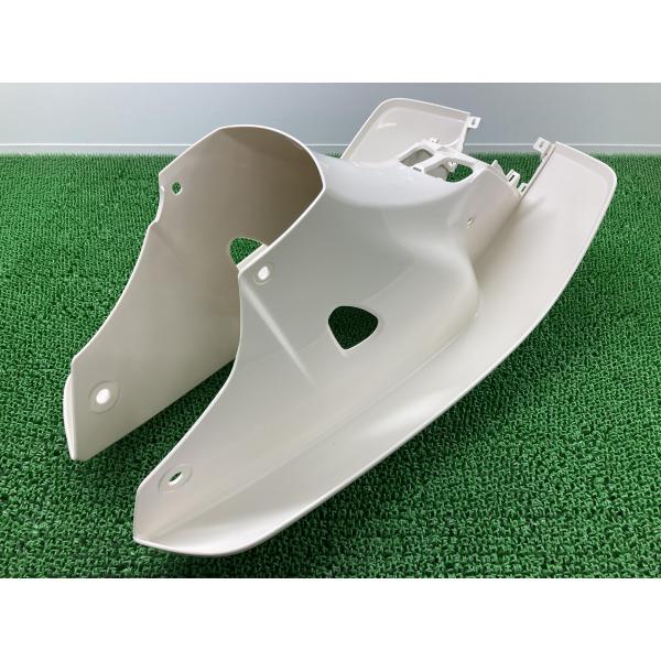 スーパーカブ110 レッグシールド クリーム K88 ホンダ 純正 中古 バイク 部品 JA44 割...