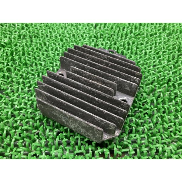 ゼファー750 レギュレター カワサキ 純正 中古 バイク 部品 ZR750C 割れ欠け無し レギュ...