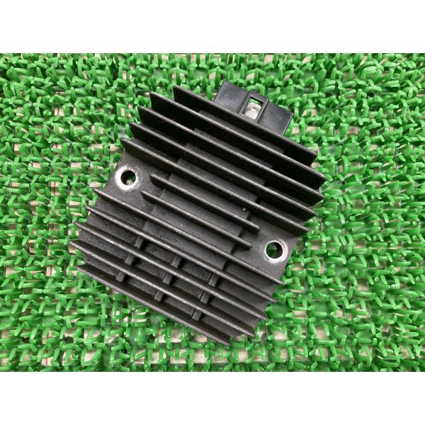 ゼファー750 レギュレター カワサキ 純正 中古 バイク 部品 ZR750C 割れ欠け無し レギュ...
