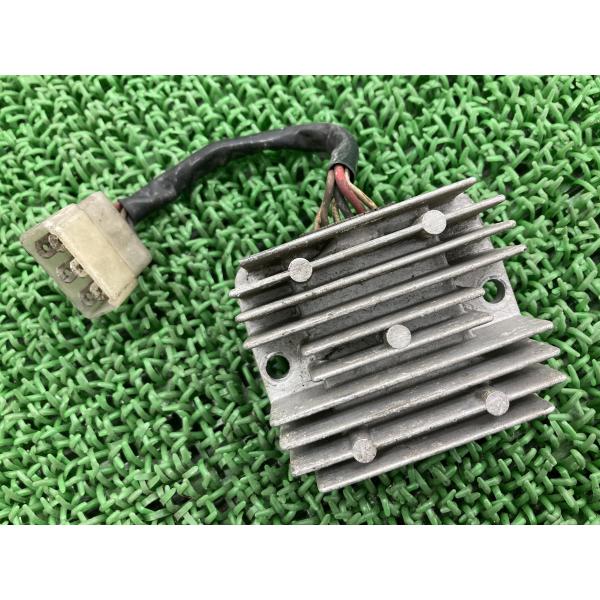 RZ250R レギュレター ヤマハ 純正 中古 バイク 部品 4L0-A0 SH235 レギュレータ...