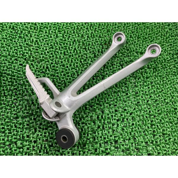 GSX-R1000 タンデムステップ 右 41G スズキ 純正 中古 バイク 部品 GT77A 曲が...