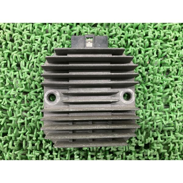 ゼファー750 レギュレター カワサキ 純正 中古 バイク 部品 ZR750C 割れ欠け無し レギュ...