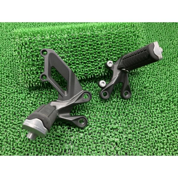 ZX-14R ステップ 左右 0234/0235 カワサキ 純正 中古 バイク 部品 ZXT40E ...