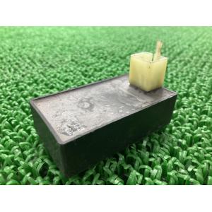 専用出品 カワサキ（Kawasaki） ZZ-R400 ヒューズボックス 26021-1089 純正 中古
