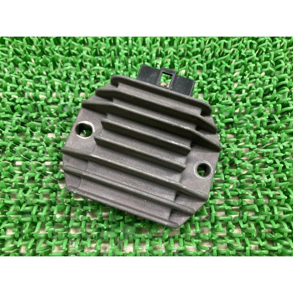 SRX400 レギュレター ヤマハ 純正 中古 バイク 部品 レクチファイアー レギュレーター XJ...