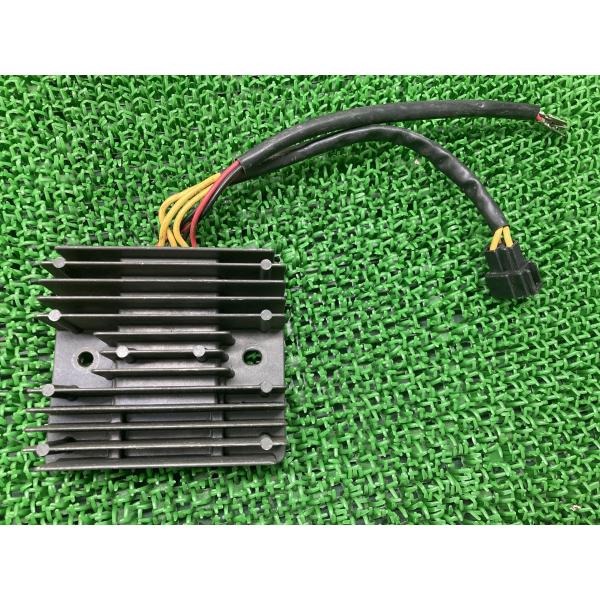デイトナ675R レギュレター トライアンフ(TRIUMPH) 純正 中古 トライアンフ レギュレー...