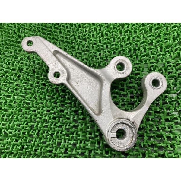 GSX-R1000 ステップホルダー 右 47H スズキ 純正 中古 バイク 部品 GT78A メイ...