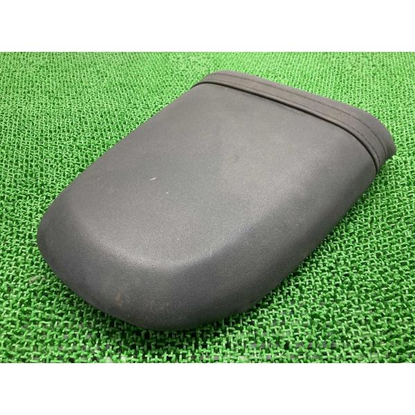 GSX-R1000 タンデムシート 35F スズキ 純正 中古 バイク 部品 GT74A タンデムベ...