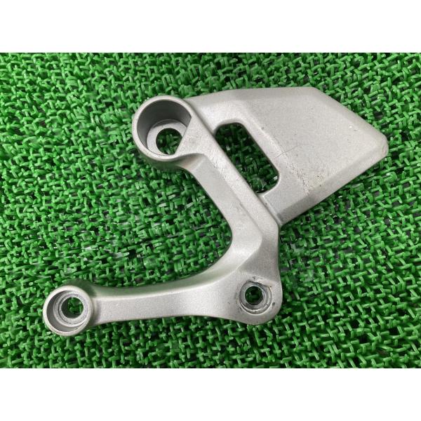 XSR900 ステップホルダー 左 1RC ヤマハ 純正 中古 バイク 部品 RN34J MT-09...