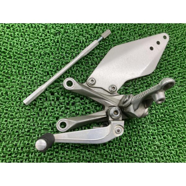 ZX-10R ステップ 左 0226 カワサキ 純正 中古 バイク 部品 ZXT00D シフトペダル...