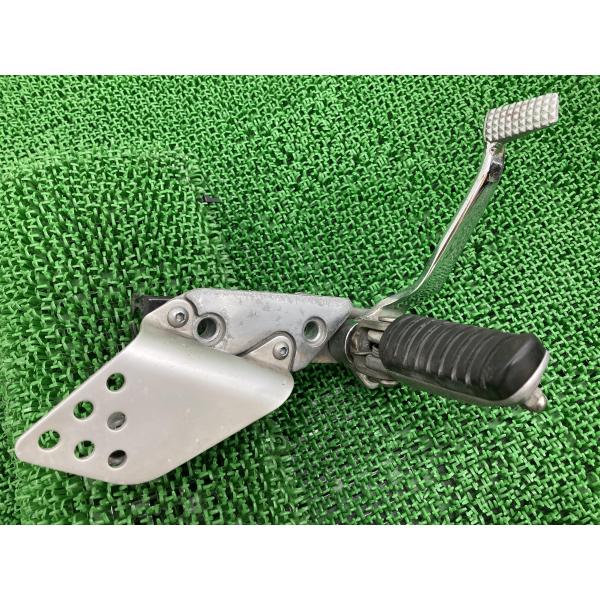 ZRX1200R ステップ 右 35011-1820 カワサキ 純正 中古 バイク 部品 ZR120...