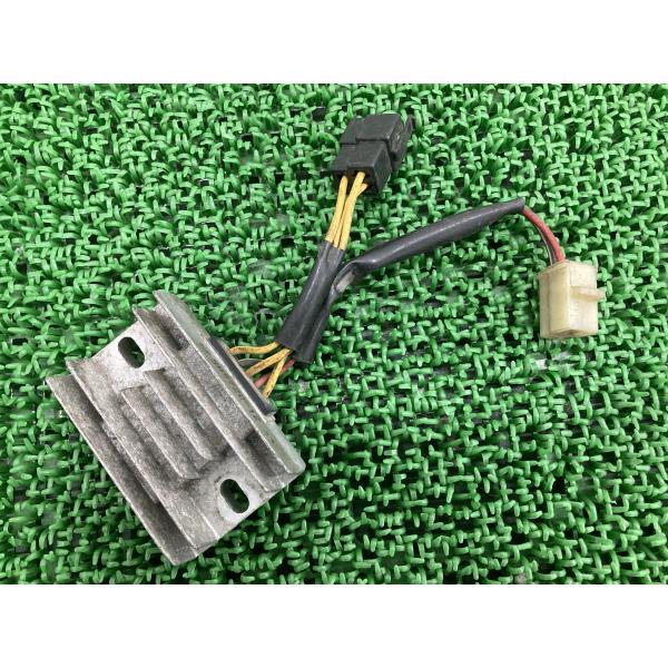 GSX250Sカタナ レギュレター スズキ 純正 中古 バイク 部品 GJ76A レギュレーター レ...