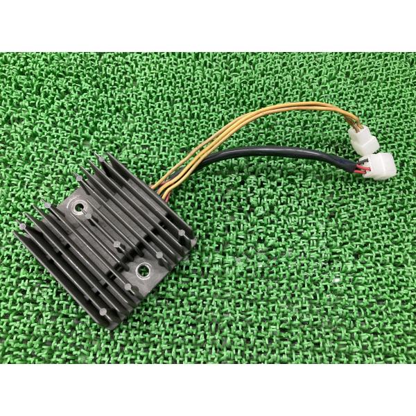 デイトナ675R レギュレター トライアンフ(TRIUMPH) 純正 中古 トライアンフ レギュレー...