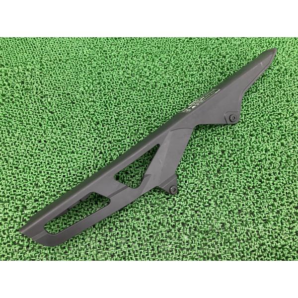 GSX-R1000 チェーンカバー 21H スズキ 純正 中古 バイク 部品 GT77A チェーンガ...