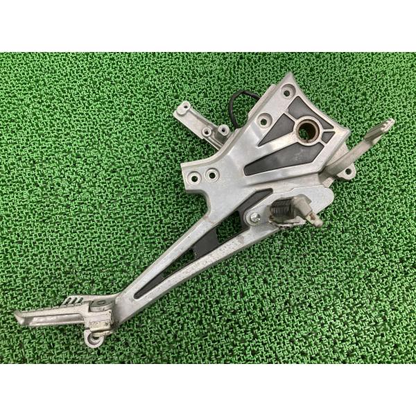 GPZ900R ステッププレート 右 カワサキ 純正 中古 バイク 部品 ZX900A ペグ ブレー...