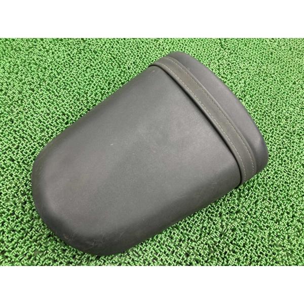 GSX-R1000 タンデムシート 18G スズキ 純正 中古 バイク 部品 GT75A リアシート...