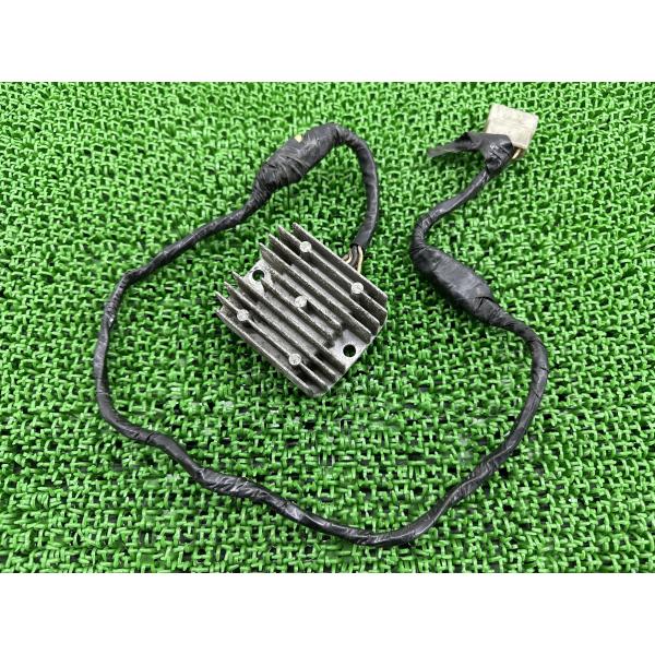 RZ250R レギュレター ヤマハ 純正 中古 バイク 部品 4L0-A0 SH235 レギュレータ...