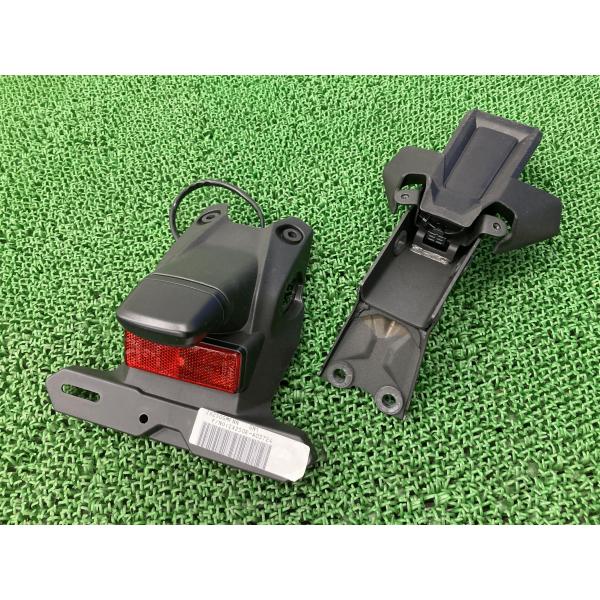 ZX-25R リアフェンダー 35019-0670 カワサキ 純正 中古 バイク 部品 ZX250E...