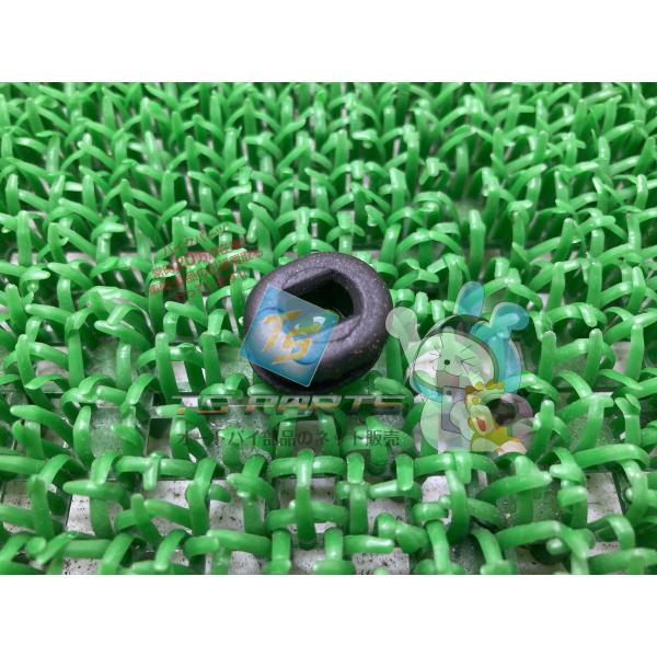 FZR250R シートグロメット 在庫有 即納 ヤマハ 純正 新品 バイク 部品 YAMAHA 車検...