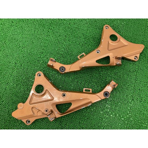 X-4 ステッププレート 左右 MAZ ホンダ 純正 中古 バイク 部品 SC38 X4 メインステ...