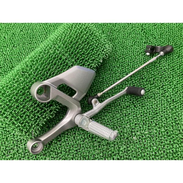 XSR900 ステップ 左 1RC ヤマハ 純正 中古 バイク 部品 RN34J シフトペダル シフ...