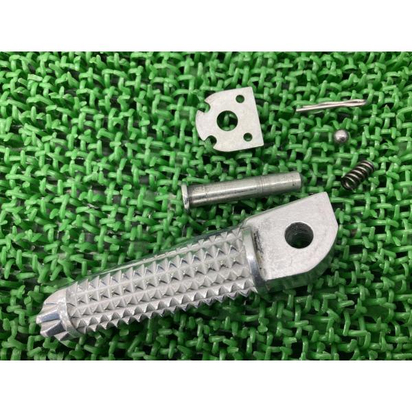 YZF-R25 タンデムステップペグ 左 1WD ヤマハ 純正 中古 バイク 部品 RG10J RG...