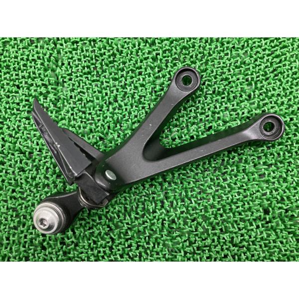 GSX-R1000 タンデムステップ 右 6845 スズキ 純正 中古 バイク 部品 DM11G ペ...
