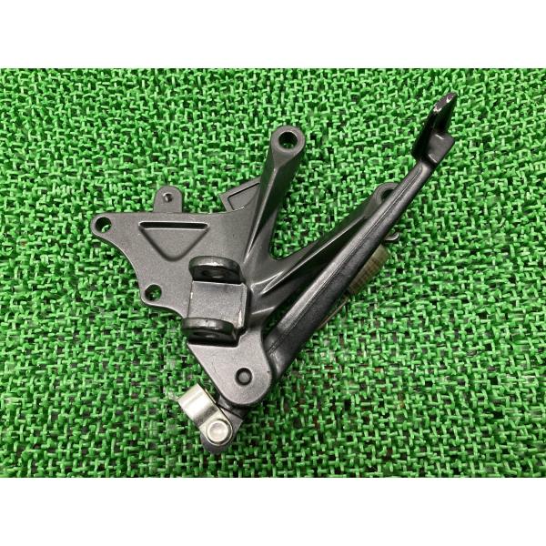 ZX-10R ステップホルダー 右 0227 カワサキ 純正 中古 バイク 部品 ZX1000F ブ...