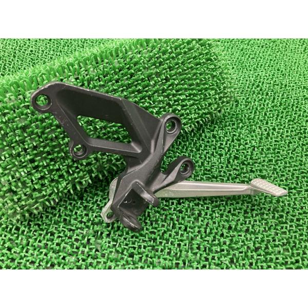 ZX-14R ステップホルダー 右 0235 カワサキ 純正 中古 バイク 部品 ZXT40C ブレ...