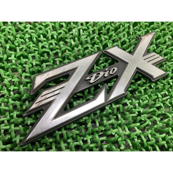 ライブディオZX シートカウルエンブレム 右 ホンダ 純正 中古 バイク 部品 AF35 LiveD...