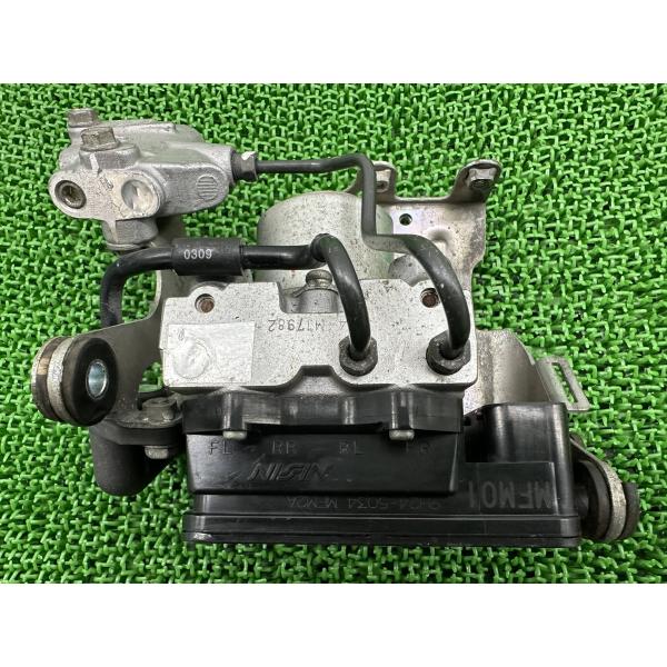 CB400SF ABSアクチュエーター MFM01/MFM2A ホンダ 純正 中古 バイク 部品 N...