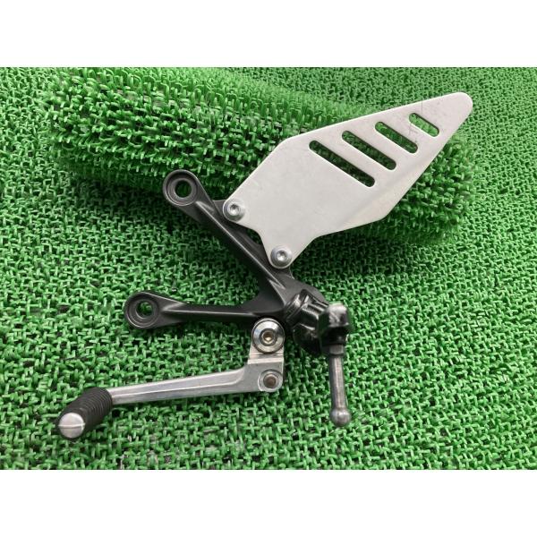 ZX-6R ステップ 左 0160 カワサキ 純正 中古 バイク 部品 ZX636E 0590 ヒー...