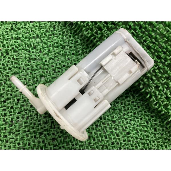 GSX-R1000 フューエルポンプ 15100-17K50 スズキ 純正 中古 バイク 部品 DM...