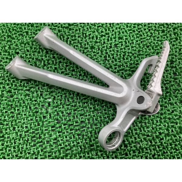 GSX-R1000 タンデムステップ 左 21H スズキ 純正 中古 バイク 部品 GT77A K7...