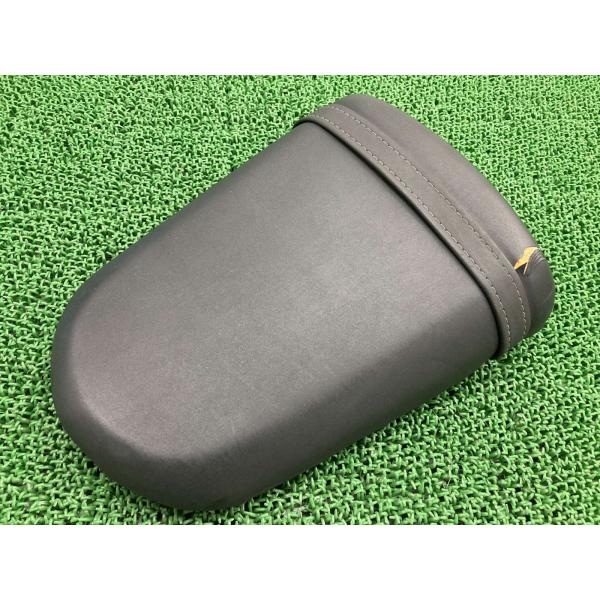 GSX-R1000 タンデムシート 18G スズキ 純正 中古 バイク 部品 GT75A リアシート...