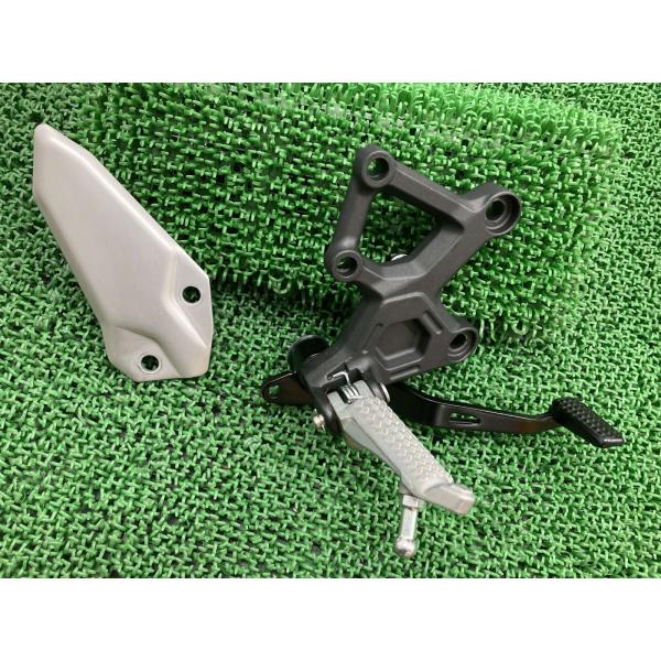 ZX-25R ステップ 右 SKT カワサキ 純正 中古 バイク 部品 ZX250E ブレーキペダル...