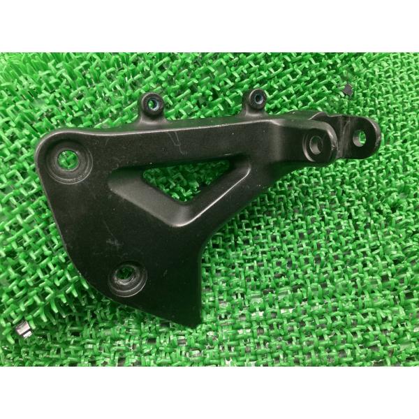 GSX-R1000 ステップホルダー 左 298844 スズキ 純正 中古 バイク 部品 DM11G...
