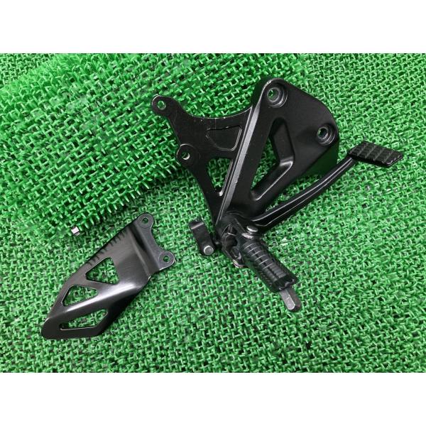 GSX-R1000R ステップ 298843 スズキ 純正 中古 バイク 部品 DM11G ヒールガ...
