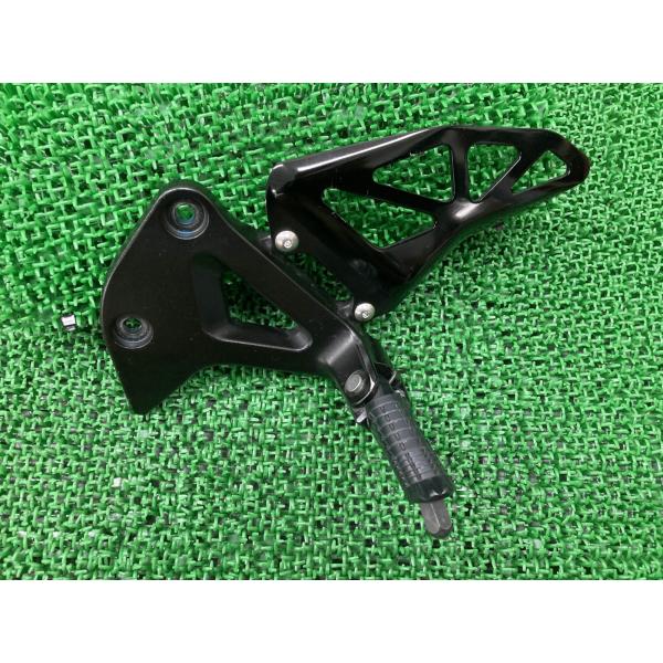 GSX-R1000R ステップ 左 298844 スズキ 純正 中古 バイク 部品 DM11G ヒー...