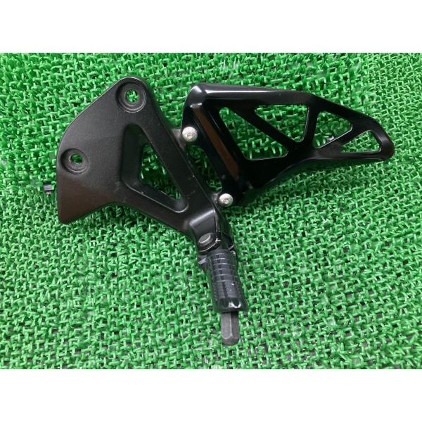GSX-R1000R ステップ 左 298844 スズキ 純正 中古 バイク 部品 DM11G ペグ...