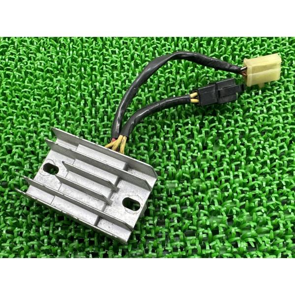 GSX250Sカタナ レギュレター スズキ 純正 中古 バイク 部品 GJ76A GSX400Sカタ...